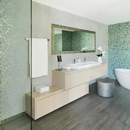 Eden Reserve 5*
